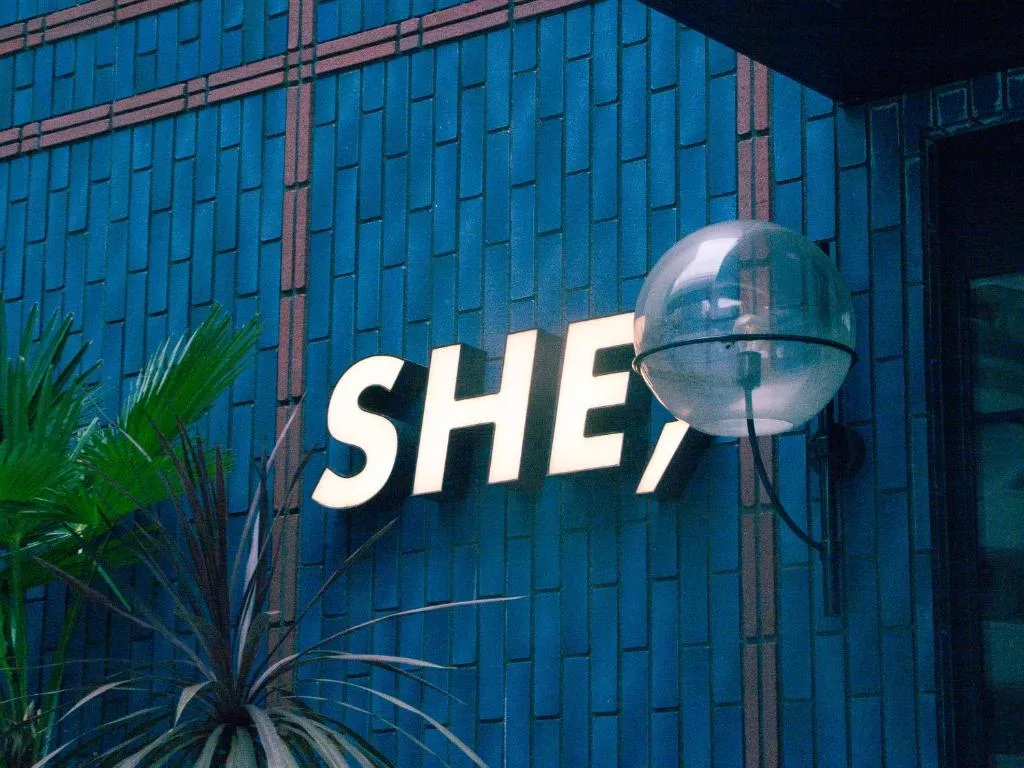 Hotel She, Osaka