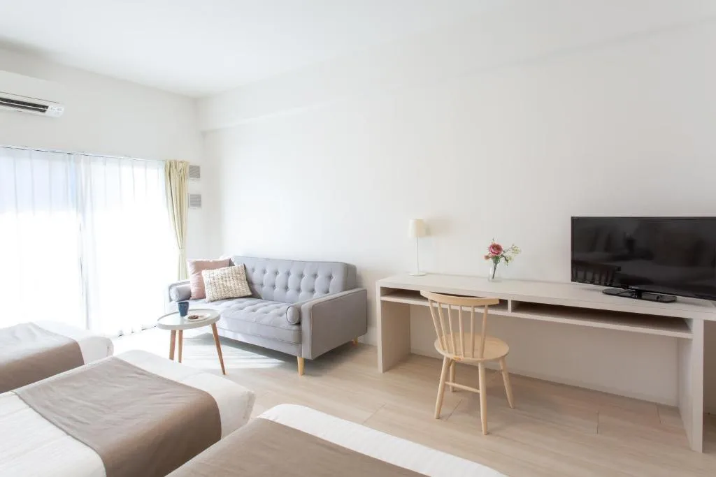 Nedoco Osaka West — 4