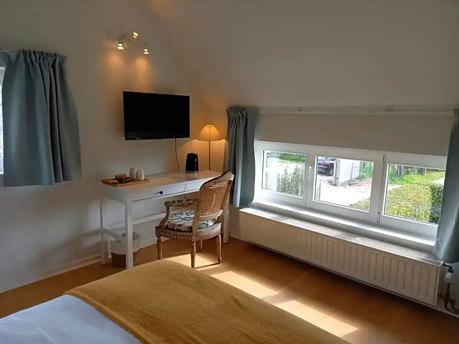 little cottage — 5