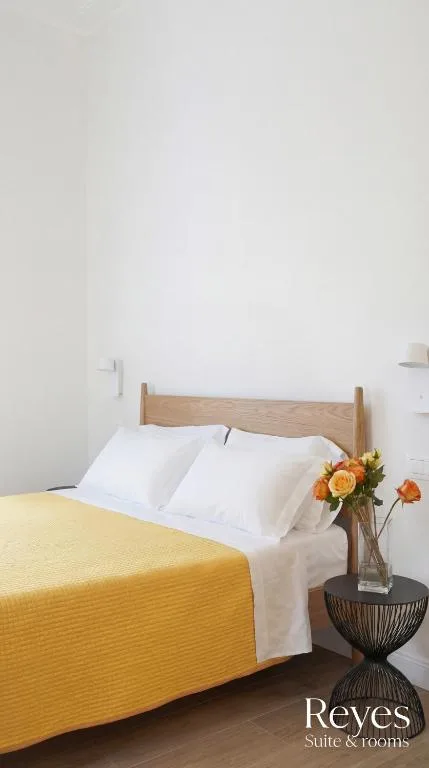 Reyes Suite & Rooms