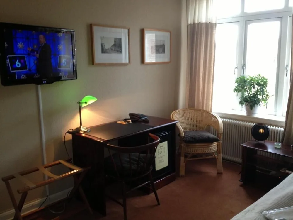 Hotel Lilton — 5