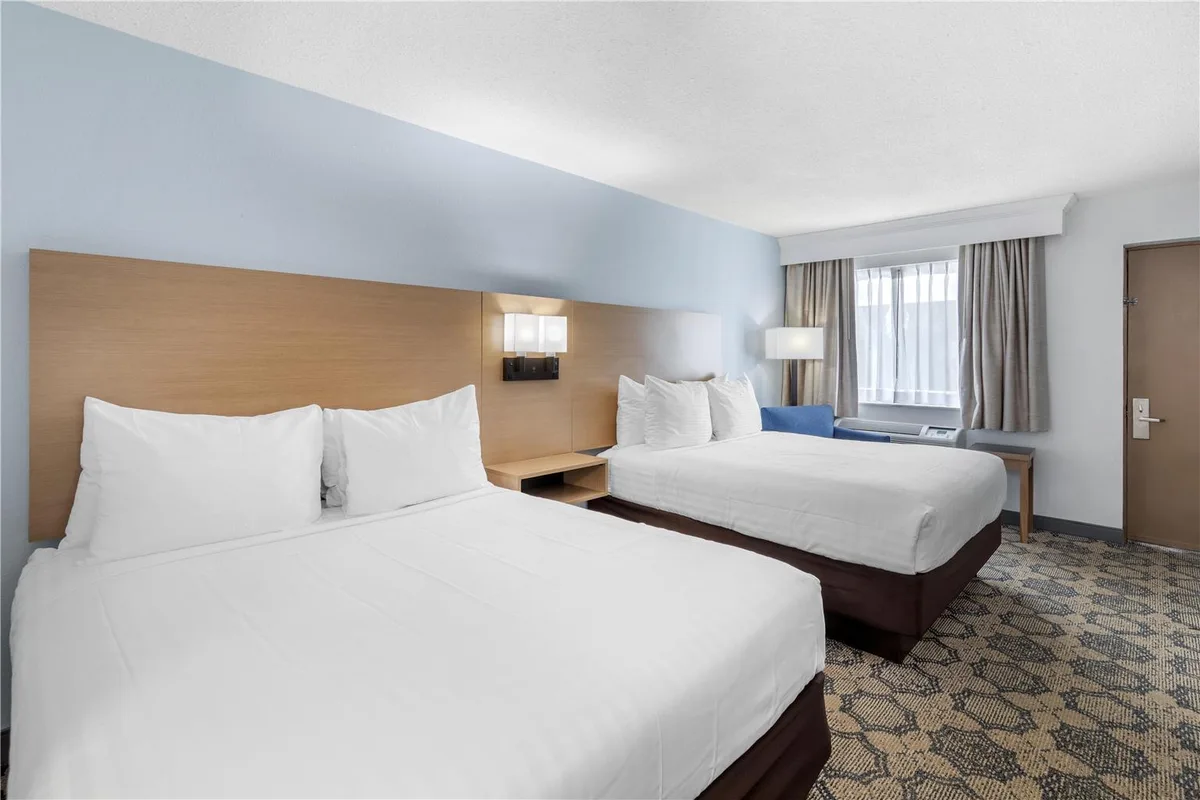 Best Western Palm Beach Lakes — 4