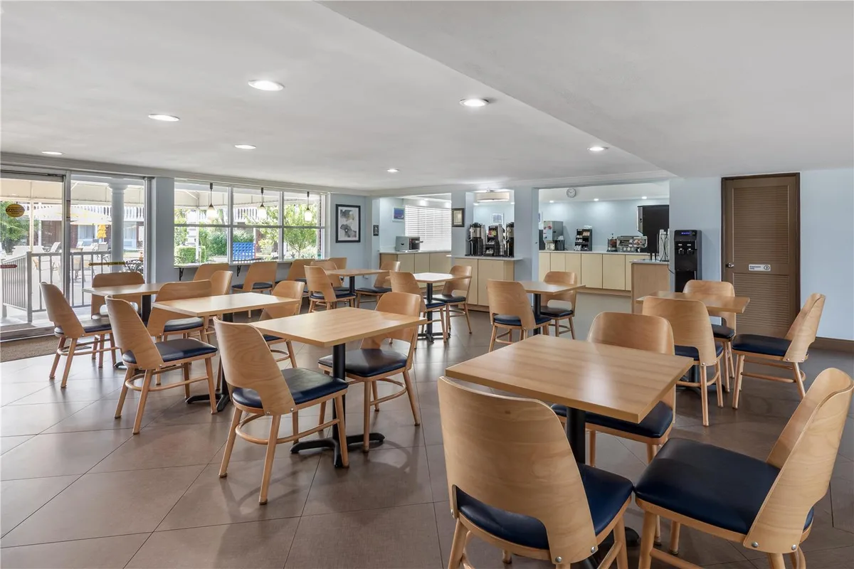 Best Western Palm Beach Lakes — 5