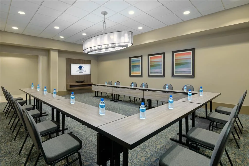 DoubleTree by Hilton Hotel West Palm Beach Airport — 5