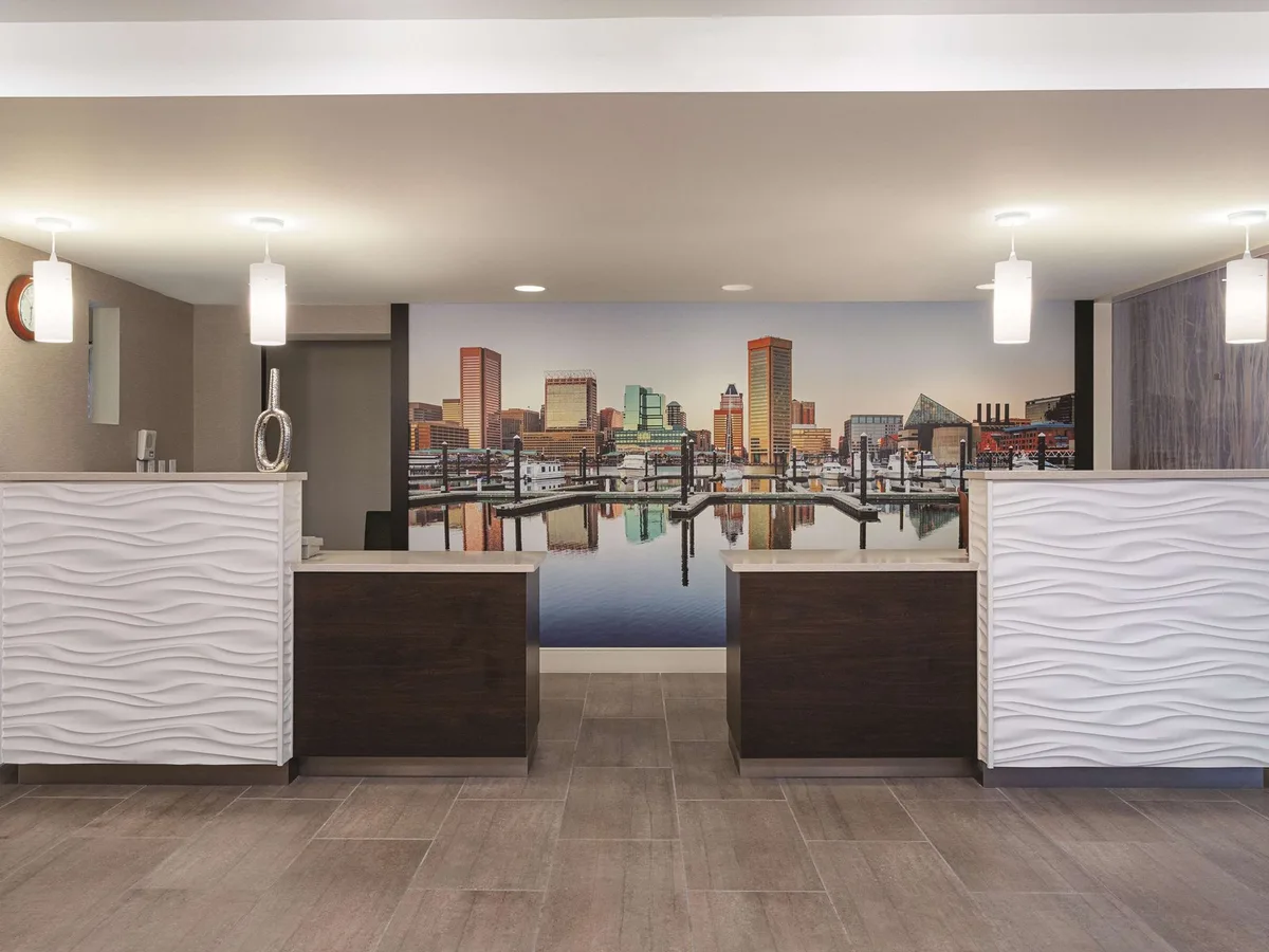 La Quinta Inn & Suites by Wyndham Baltimore N / White Marsh — 2