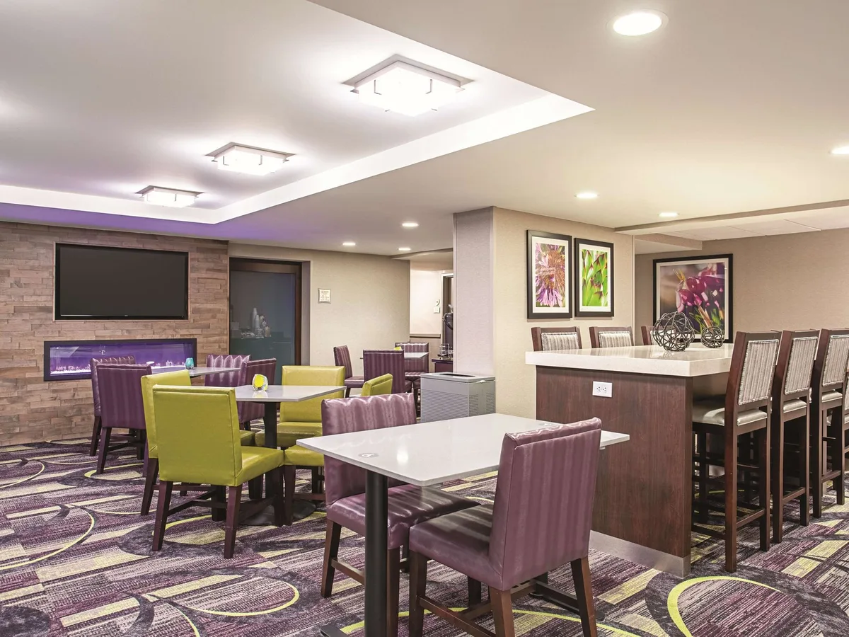 La Quinta Inn & Suites by Wyndham Baltimore N / White Marsh — 5