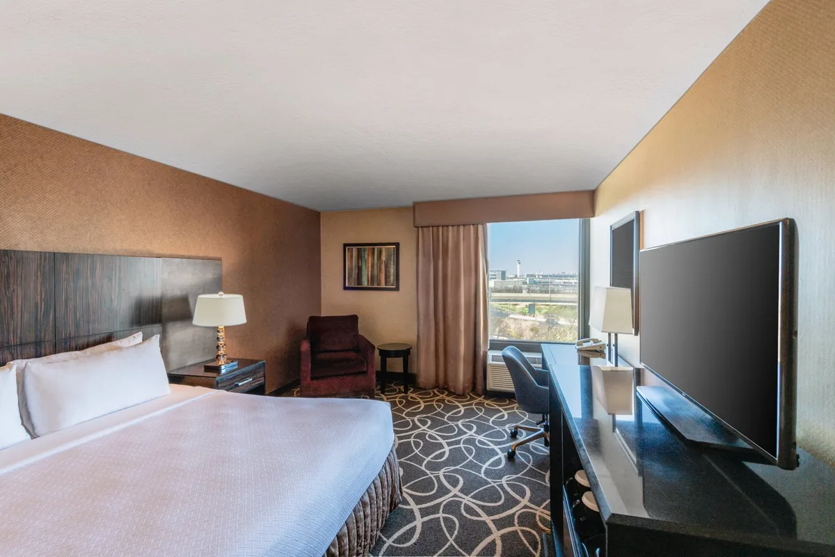 Crowne Plaza Newark Airport, an IHG Hotel