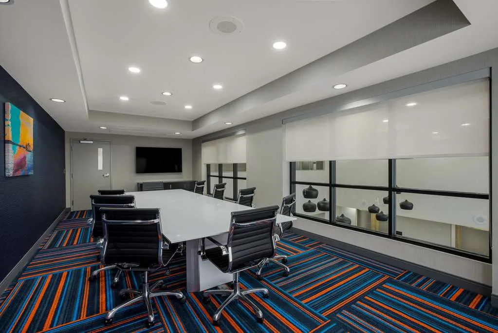 Hampton Inn Linden — 5