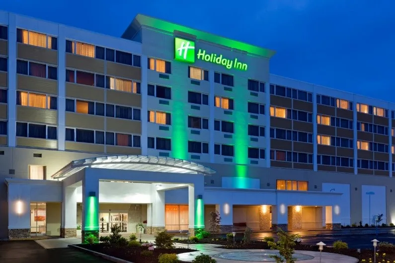 Holiday Inn Clark - Newark Area by IHG