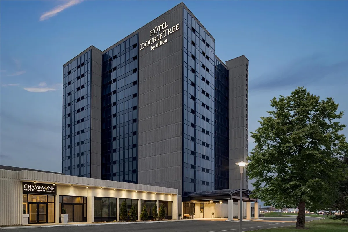 DoubleTree by Hilton Pointe Claire Montreal Airport West — 5