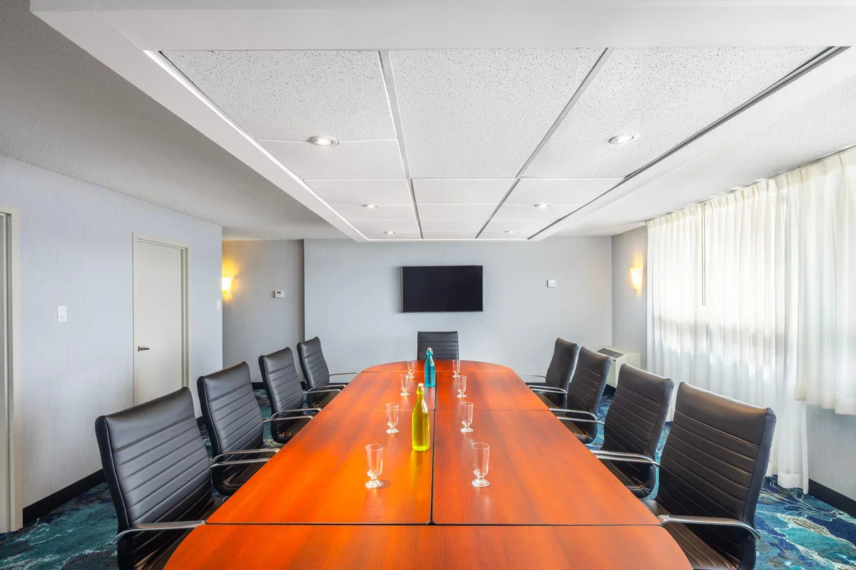 Holiday Inn Laval - Montreal by IHG — 5