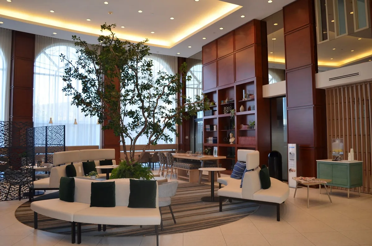 Holiday Inn & Suites Montreal Airport by IHG