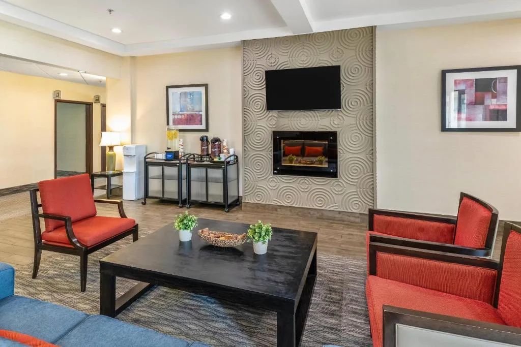 Comfort Inn — 5