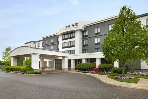 Courtyard by Marriott Republic Airport Long Island/Farmingdale
