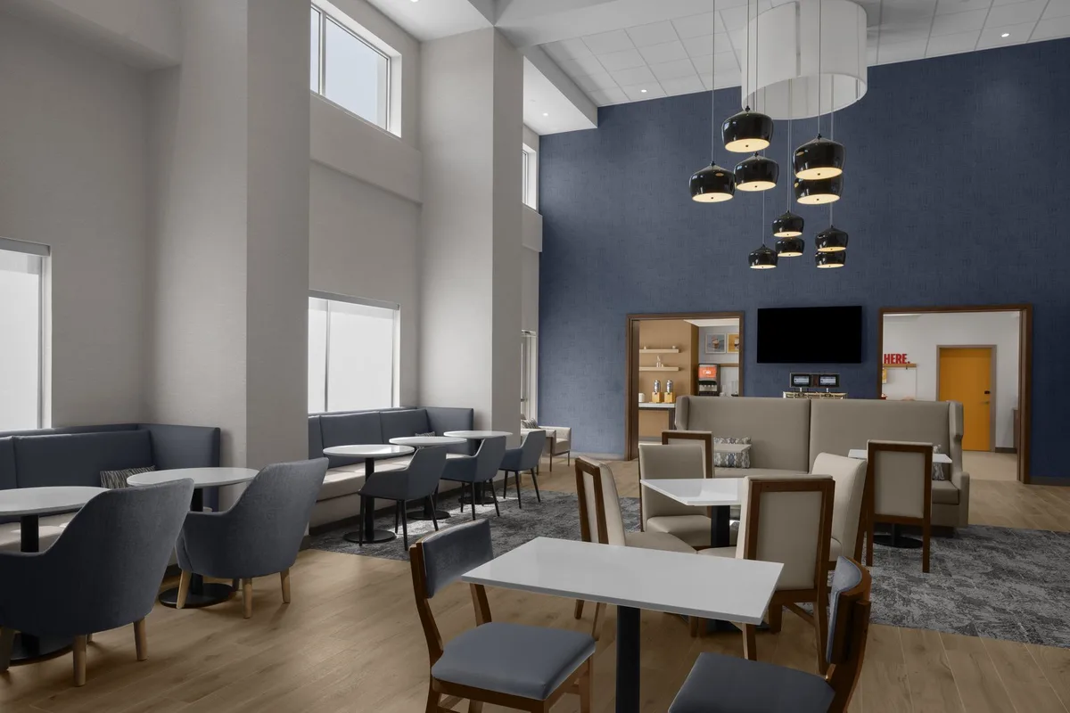 Hampton Inn & Suites by Hilton Long Island Farmingdale — 5