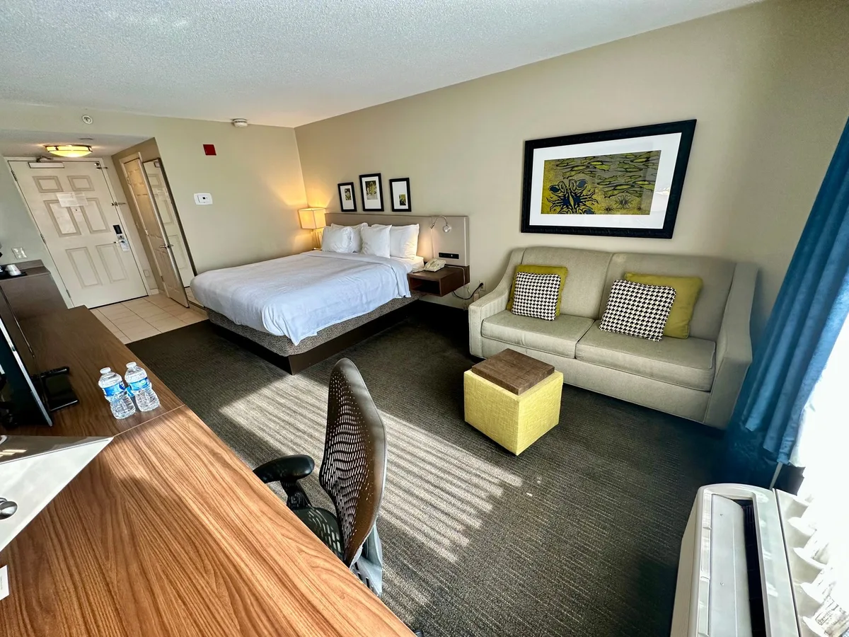 Hilton Garden Inn Westbury — 2