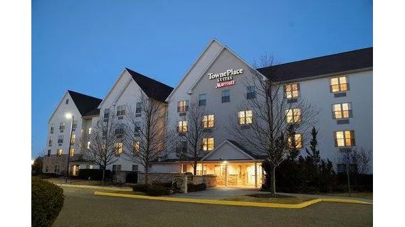 TownePlace Suites by Marriott Republic Airport Long Island/Farmingdale — 2