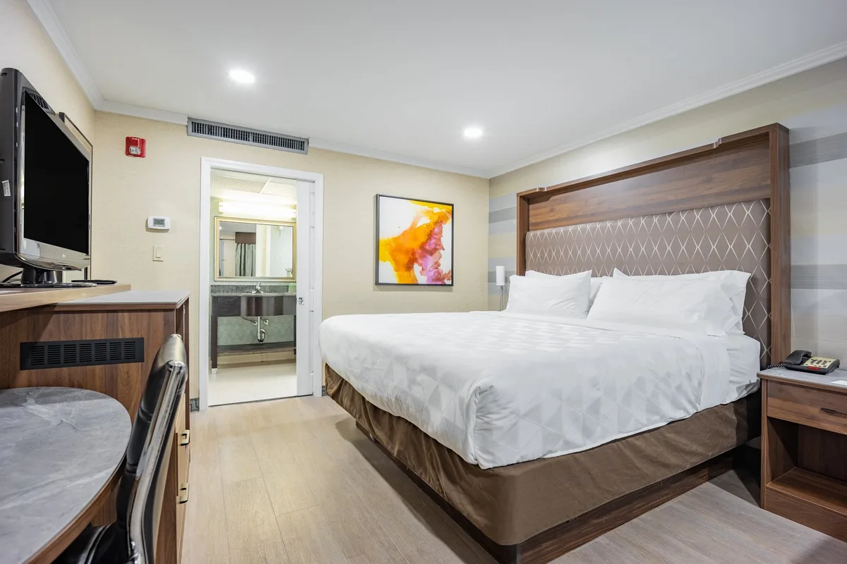 Holiday Inn Plainview-Long Island by IHG — 3