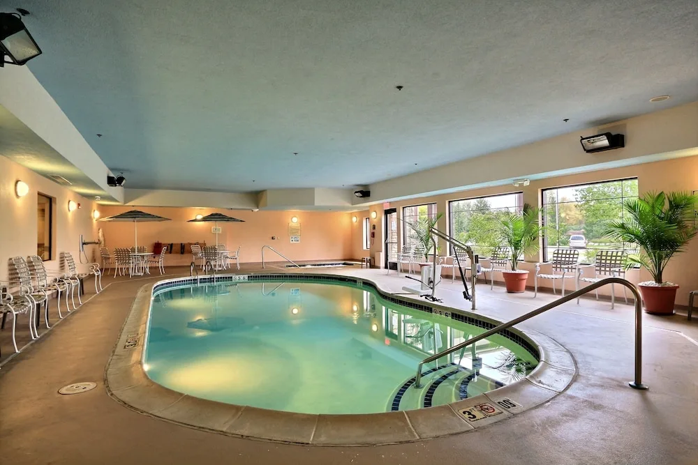 Comfort Suites Grand Rapids North