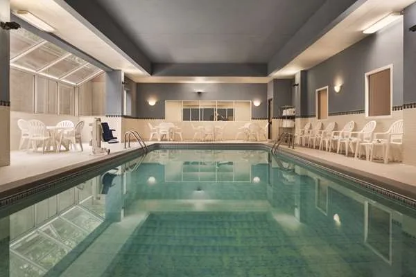Country Inn & Suites by Radisson, Grand Rapids East, MI
