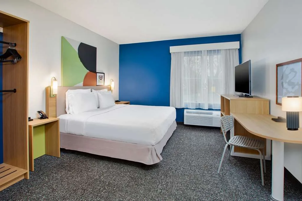 Spark by Hilton Walker Grand Rapids North — 2