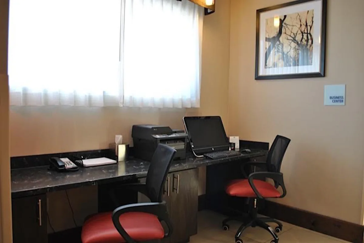 Holiday Inn Express Pittsburgh E - Waterfront Dr by IHG — 5