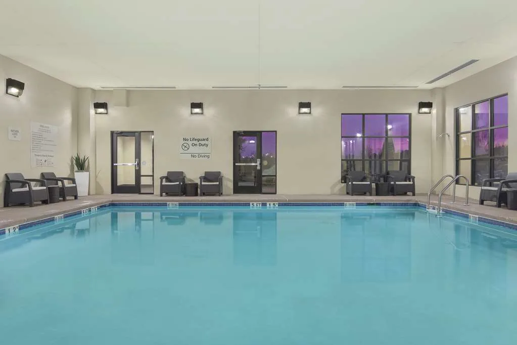 Hampton Inn & Suites Macon I-75 North — 4