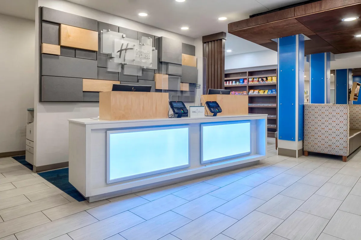 Holiday Inn Express & Suites Macon - I-475 by IHG