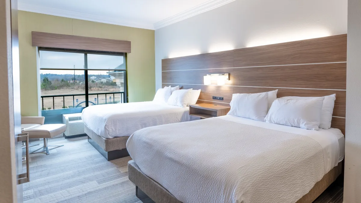 Holiday Inn Express & Suites Macon - I-475 by IHG — 3