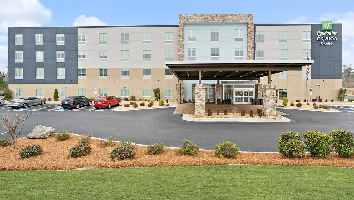 Holiday Inn Express & Suites Macon North by IHG — 2