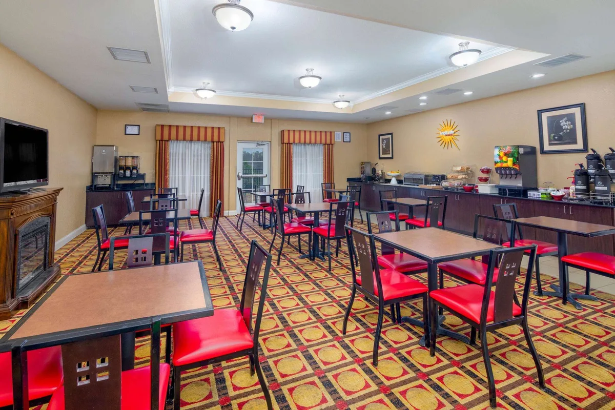La Quinta Inn & Suites by Wyndham Macon West — 5