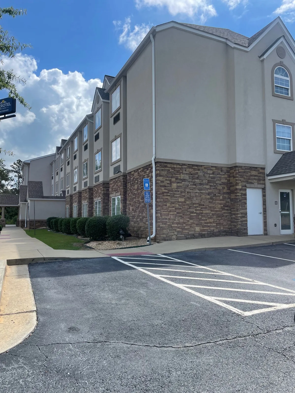 Microtel Inn & Suites by Wyndham Macon — 2