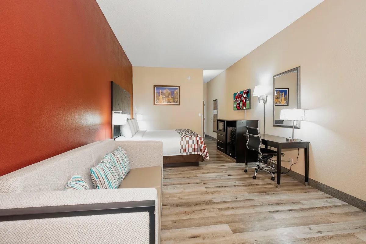 Red Roof Inn & Suites Macon — 3