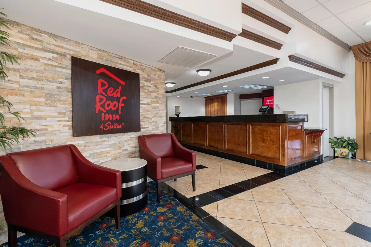 Red Roof Inn & Suites Macon — 4