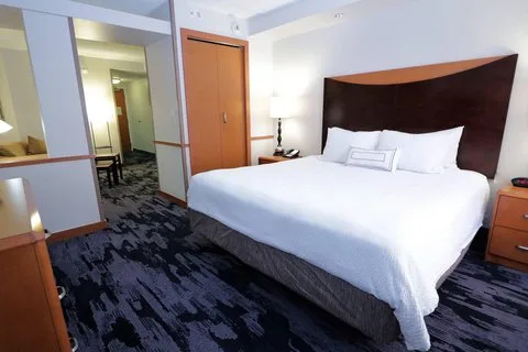Fairfield by Marriott Inn & Suites San Antonio Alamo Plaza/Convention Center — 4