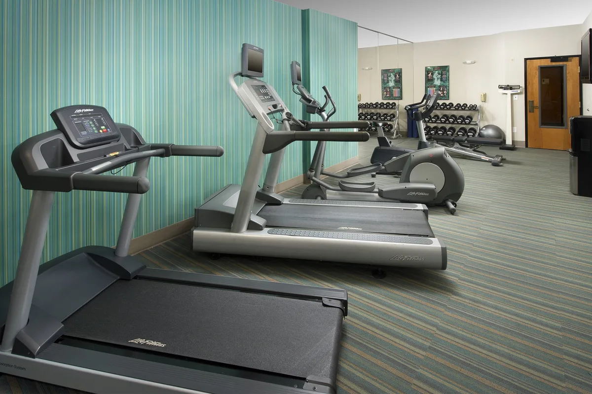 Holiday Inn Express & Suites San Antonio-Dtwn Market Area by IHG — 4