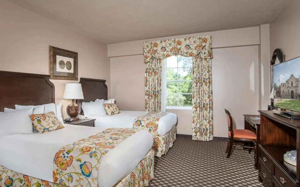 Menger Hotel — 4