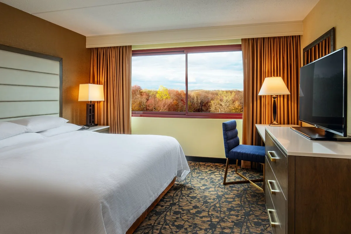 Embassy Suites by Hilton Boston Waltham — 5