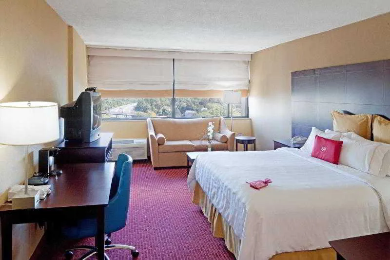 Four Points by Sheraton Boston Newton