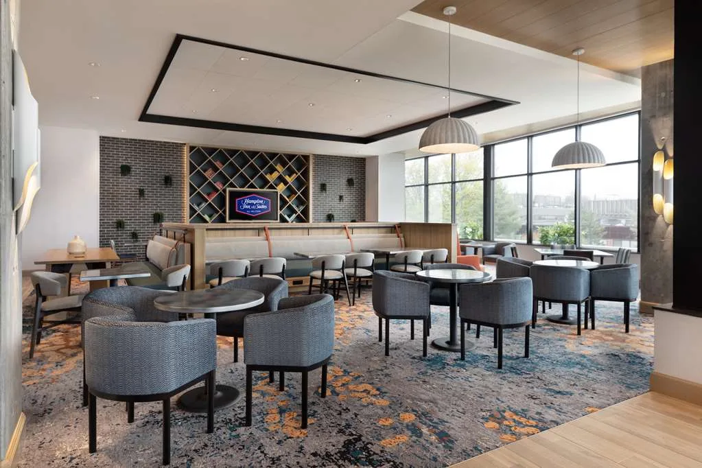 Hampton Inn & Suites Watertown Boston