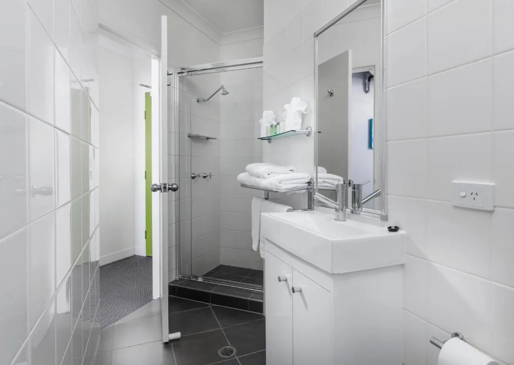 George Hotel Brisbane, Independent Collection by EVT — 3