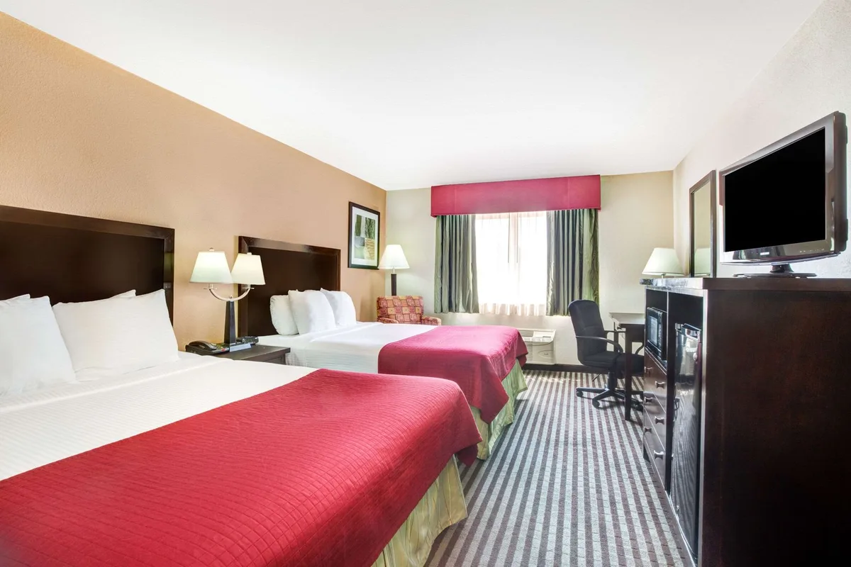 Baymont by Wyndham Dallas/ Love Field — 4