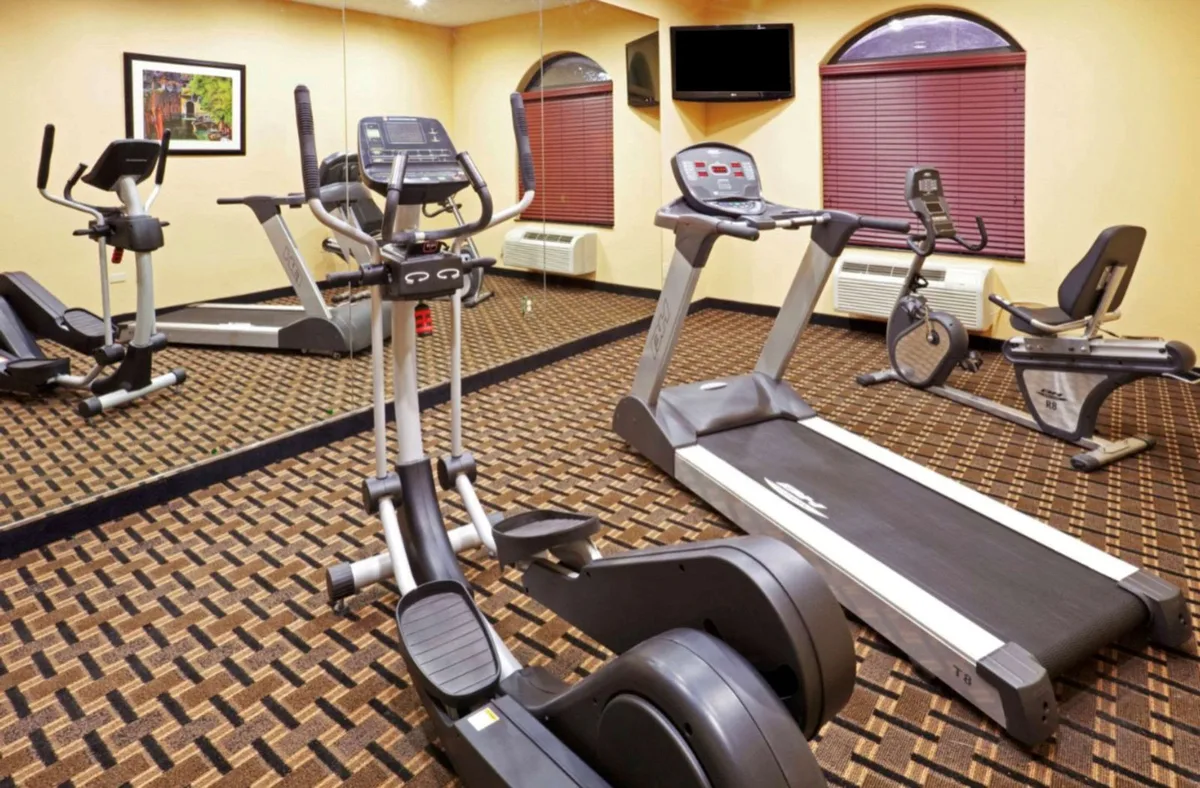Comfort Inn & Suites Dallas Medical-Market Center — 5
