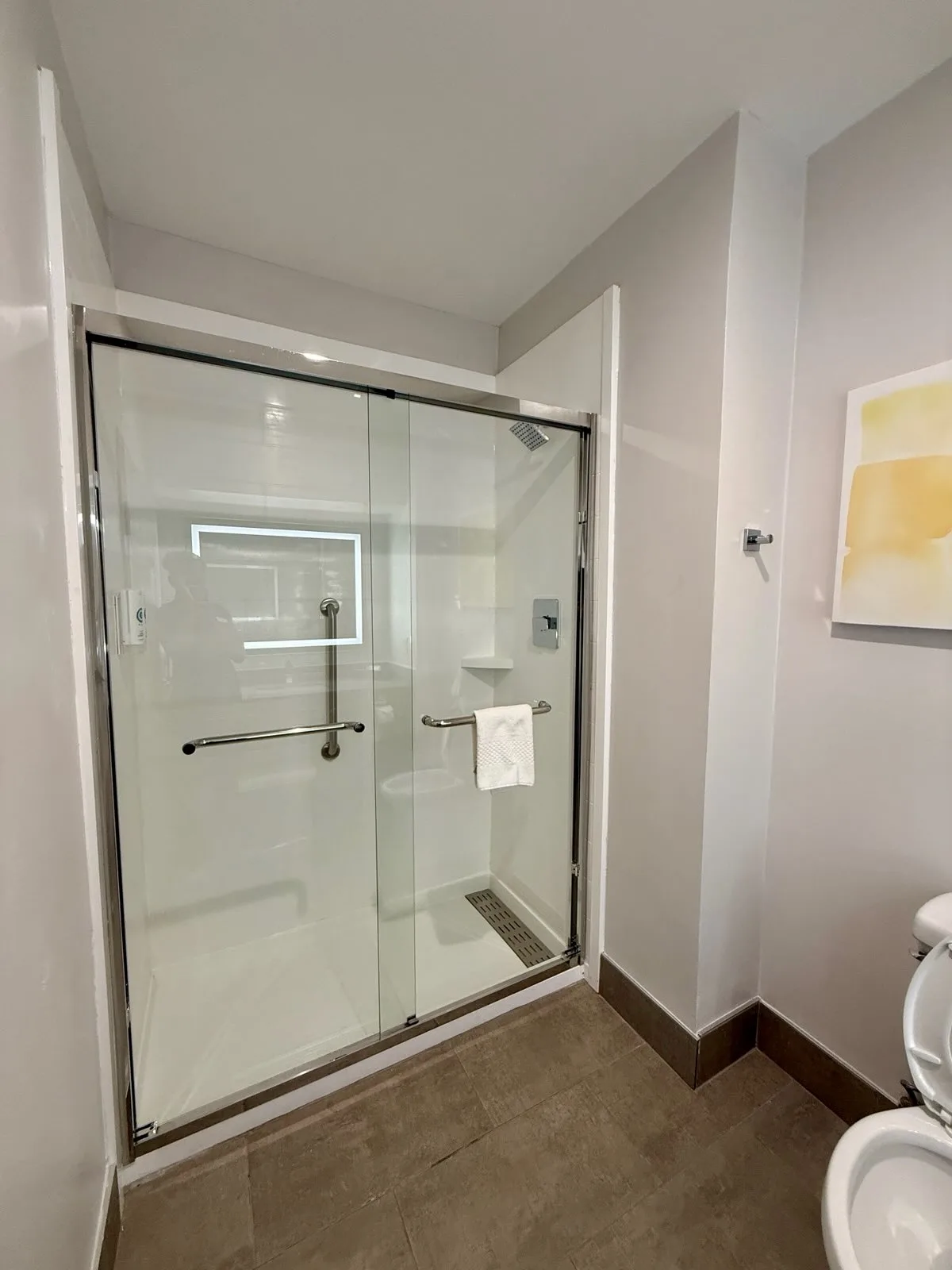 Comfort Inn & Suites Love Field-Dallas Market Center — 3