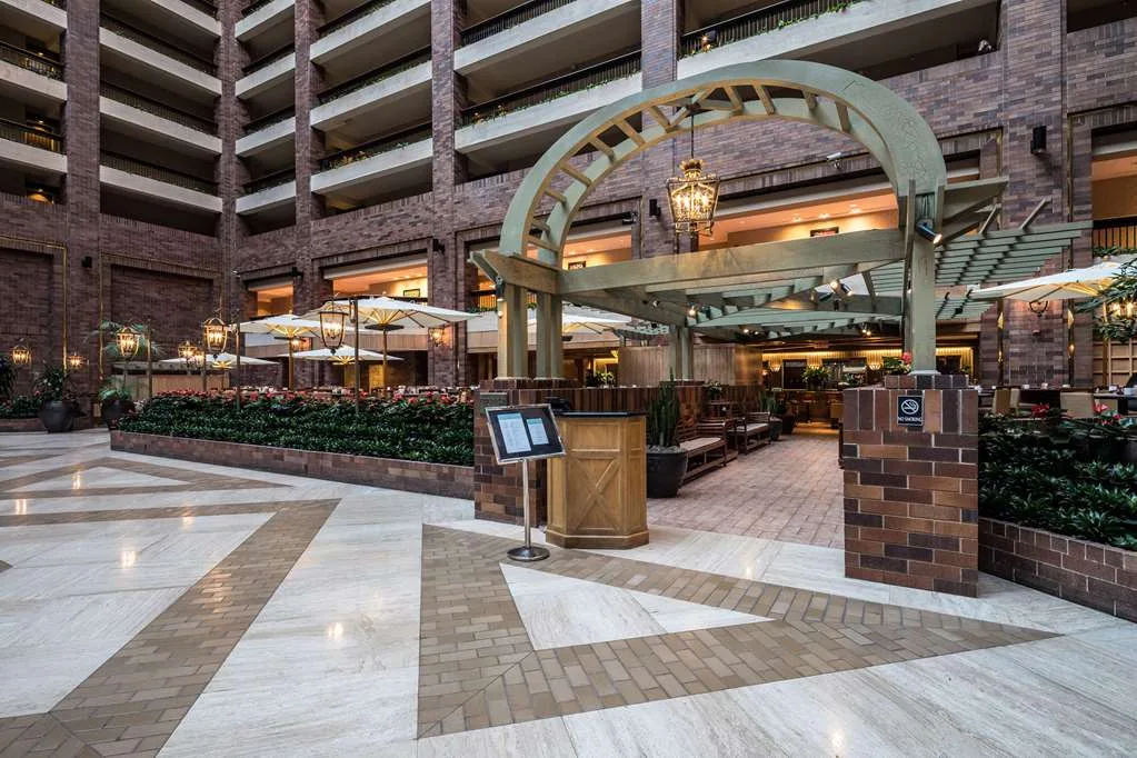Hilton Anatole — 4