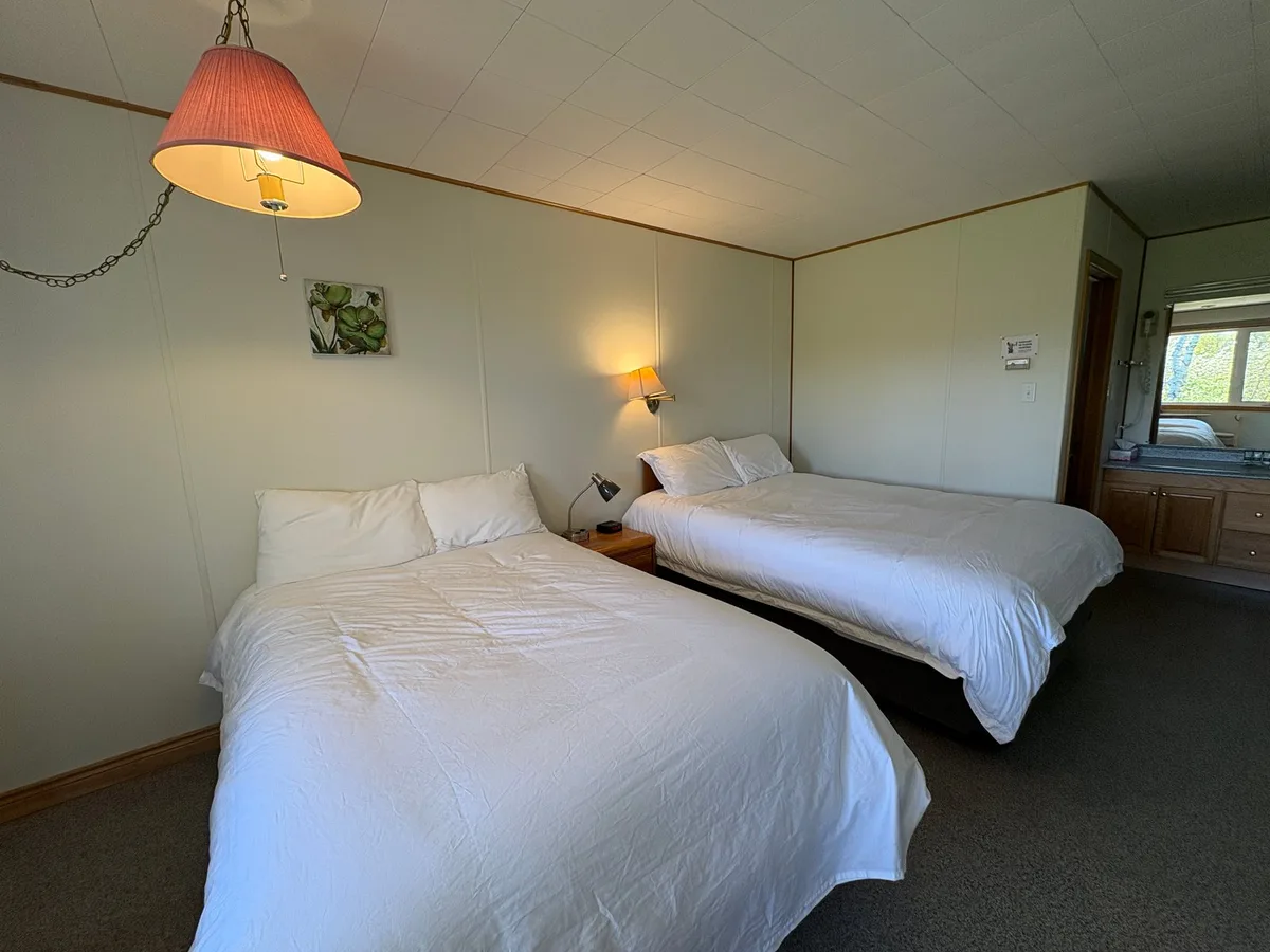 Lanes Riverhouse Inn & Cottages — 5