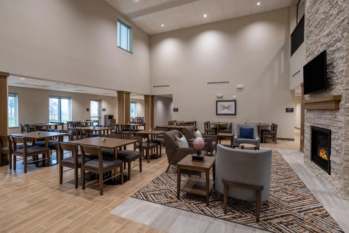 Candlewood Suites Building 2250 — 2