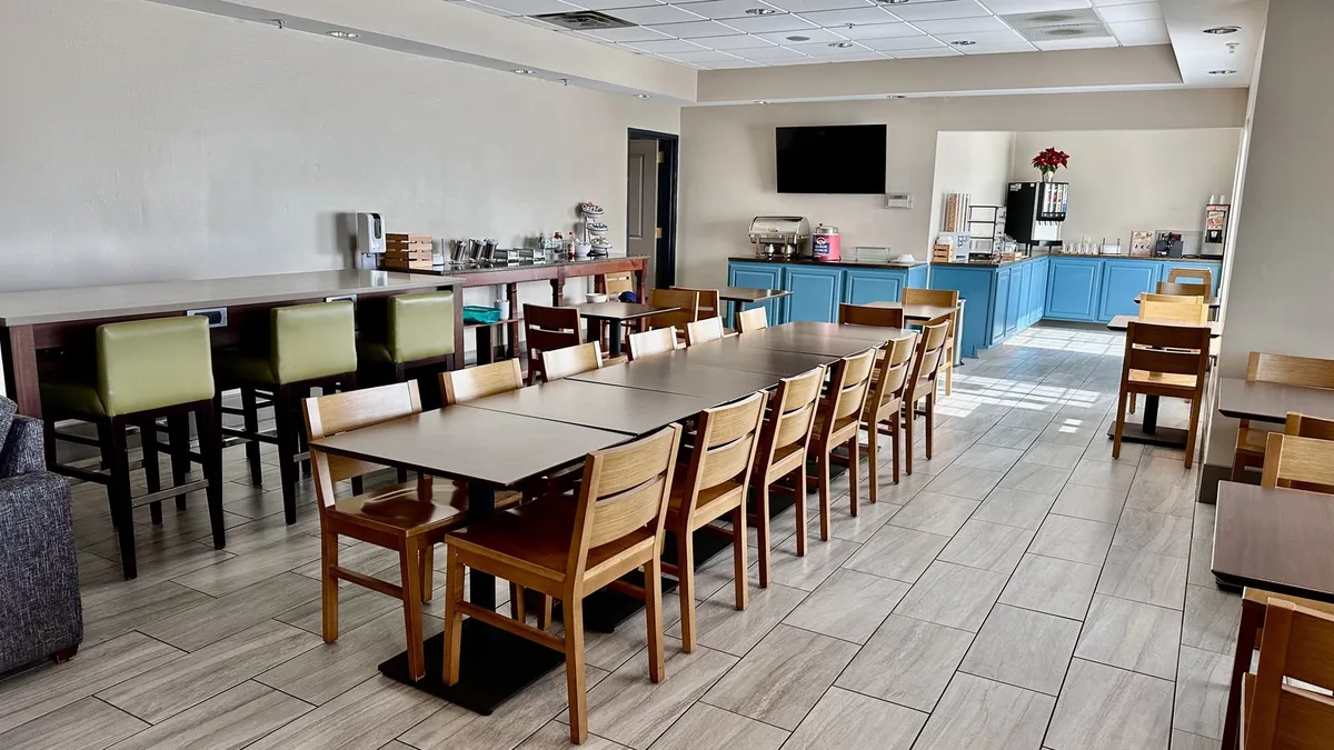 Country Inn & Suites by Radisson, Bel Air/Aberdeen, MD — 4