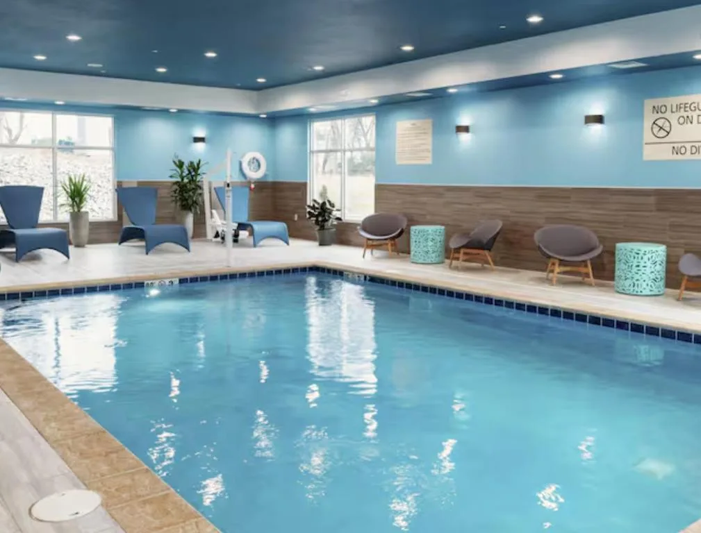 Hampton Inn & Suites Cadillac — 4