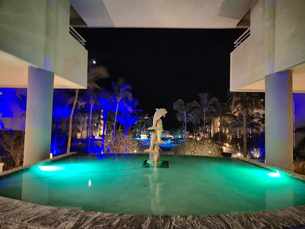 Seven Crown Express & Suites